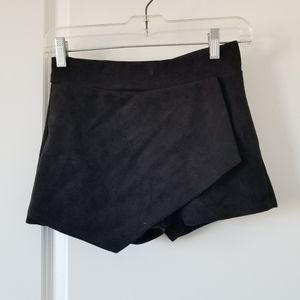 Black Skort